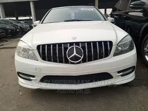 Mercedes-Benz C300 2011