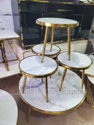 Foreign Center Table With 4 Side Stools