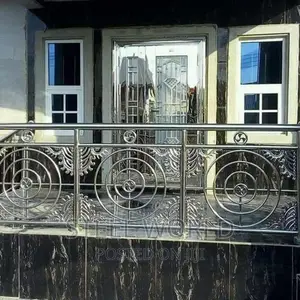 Flower Gate Basket Design