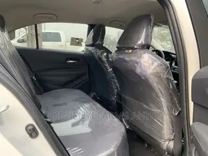Toyota Corolla LE 2021 White
