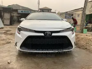 Toyota Corolla LE 2021 White