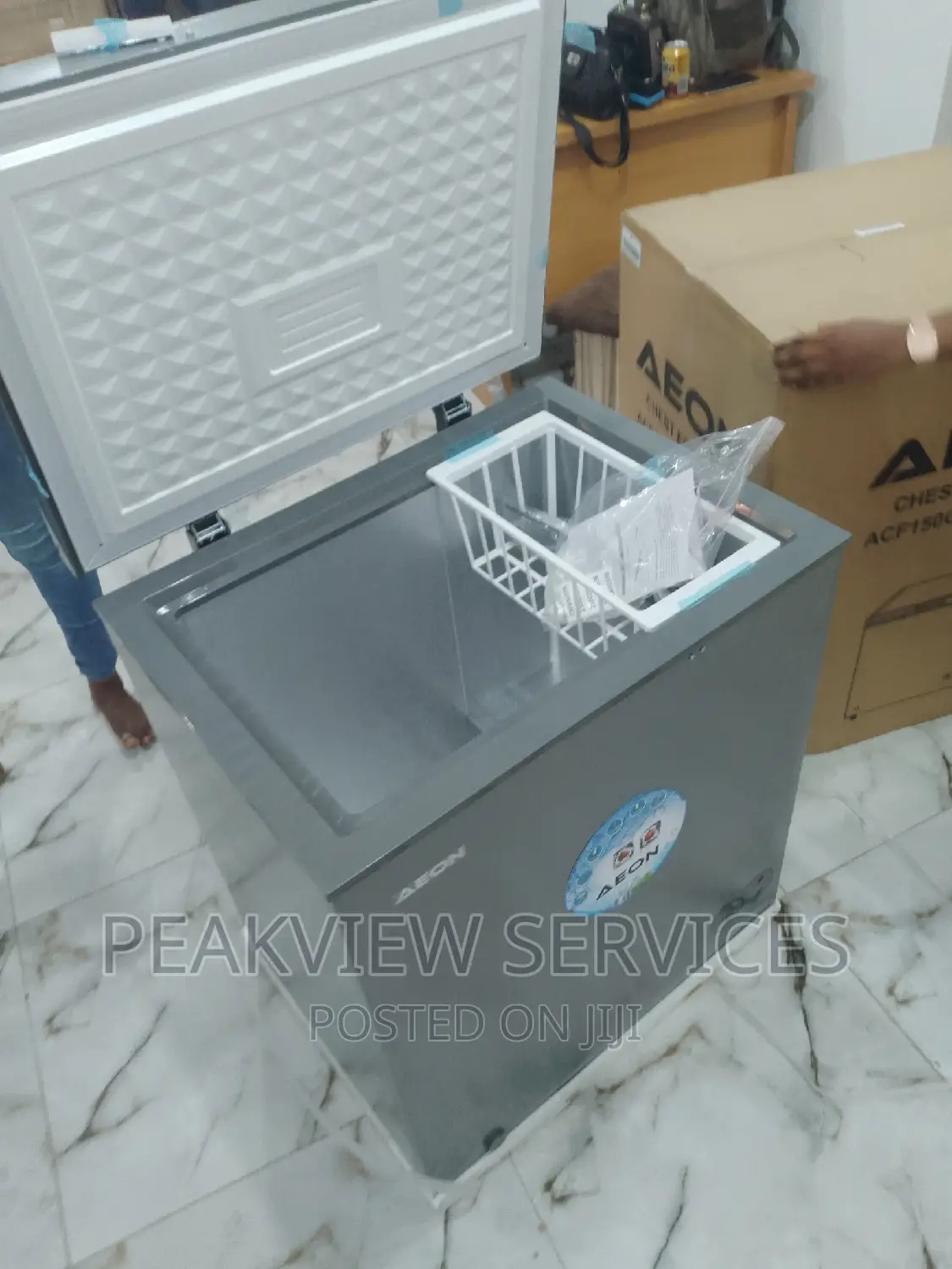 Aeon Chest Freezer (Grey) With Basket