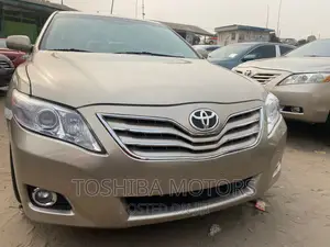 Toyota Camry 2008 Gold