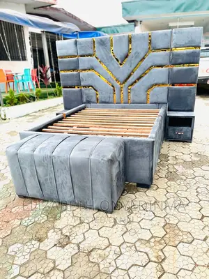 4.5 by 6 Padded Bed Frame With Ottoman