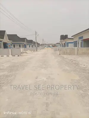 3bdrm Bungalow in News Road Private, Awoyaya for rent
