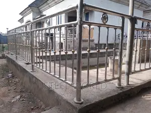 Handrail With Gold Ring Design