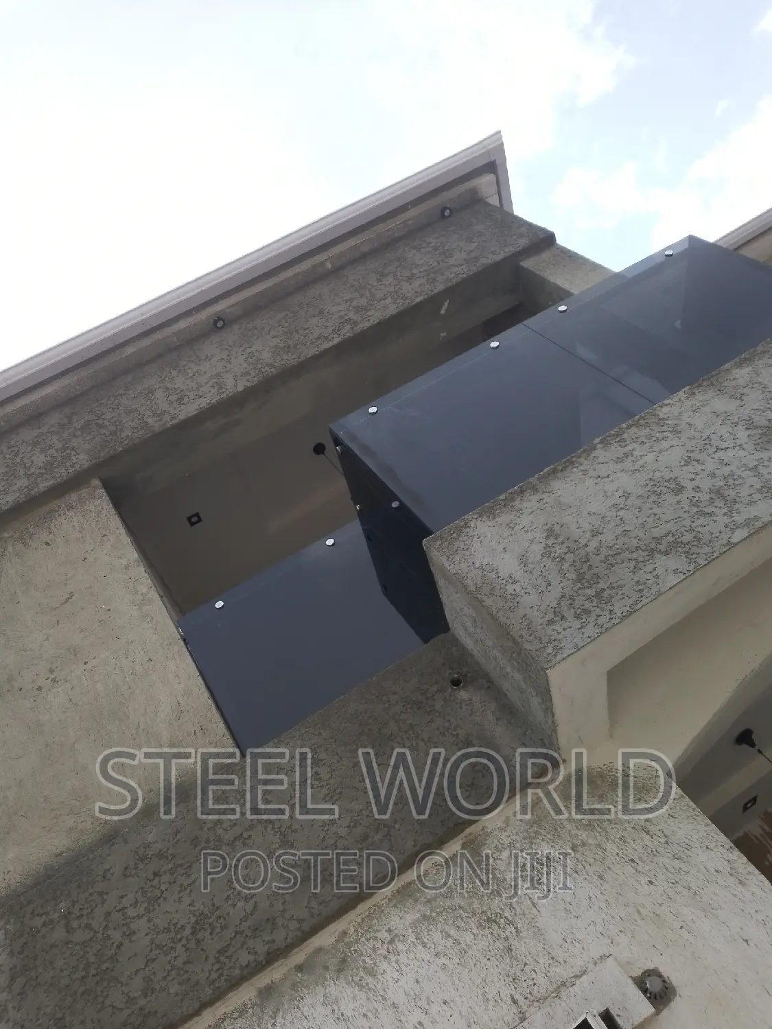 10m Grey Glass Frameless