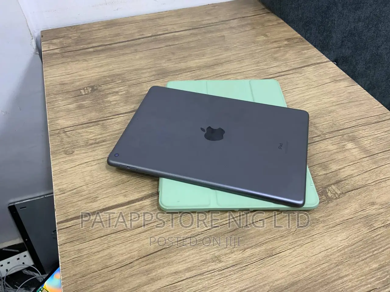 Apple iPad 10.2 (2021) 64 GB Gray