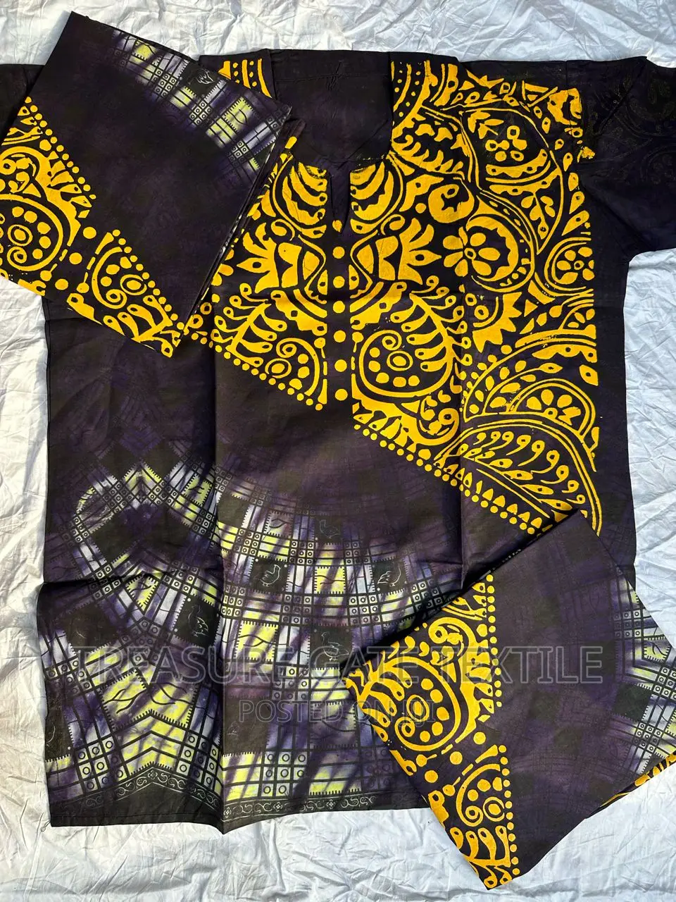 Àdìre Artwork Tops