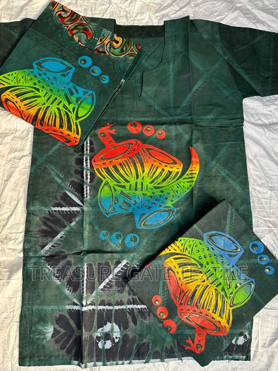 Àdìre Artwork Tops