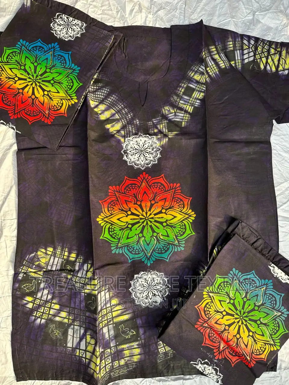 Àdìre Artwork Tops