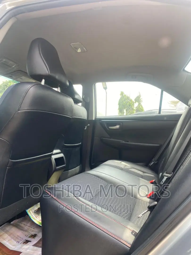Toyota Camry 2015 Silver