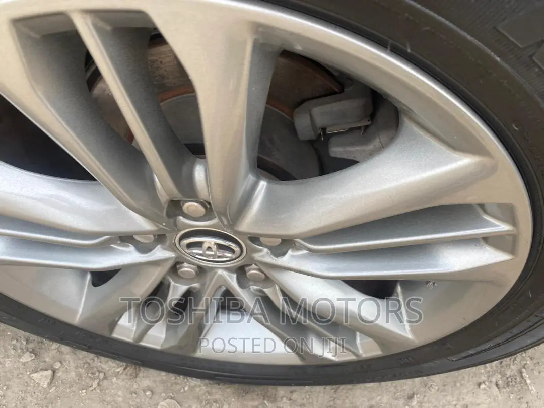 Toyota Camry 2015 Silver