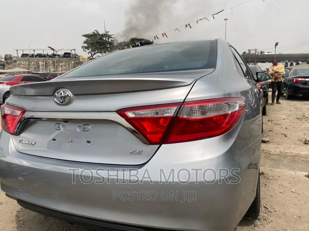 Toyota Camry 2015 Silver