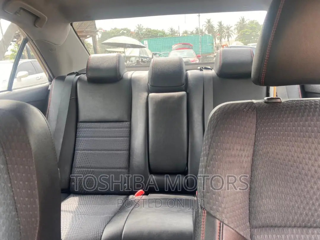 Toyota Camry 2015 Silver