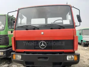 Mercedes-Benz 814 Follow Come Bucket