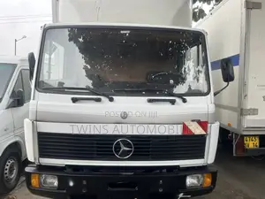Photo - Mercedes-Benz 814 Container Body