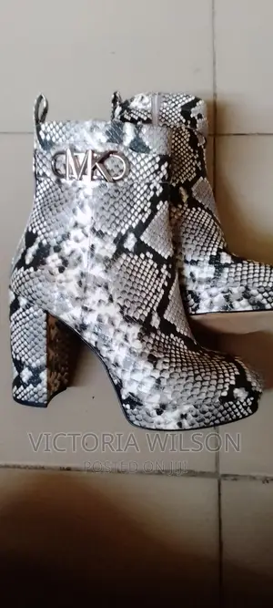 Shoe(Boot)
