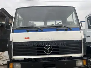 Mercedes-Benz 814
