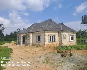 3 Bedroom Ensuite Situated in a Good Area of Ibd Nig