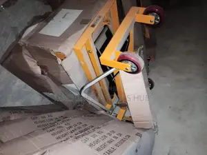 Manual Scissors Lift