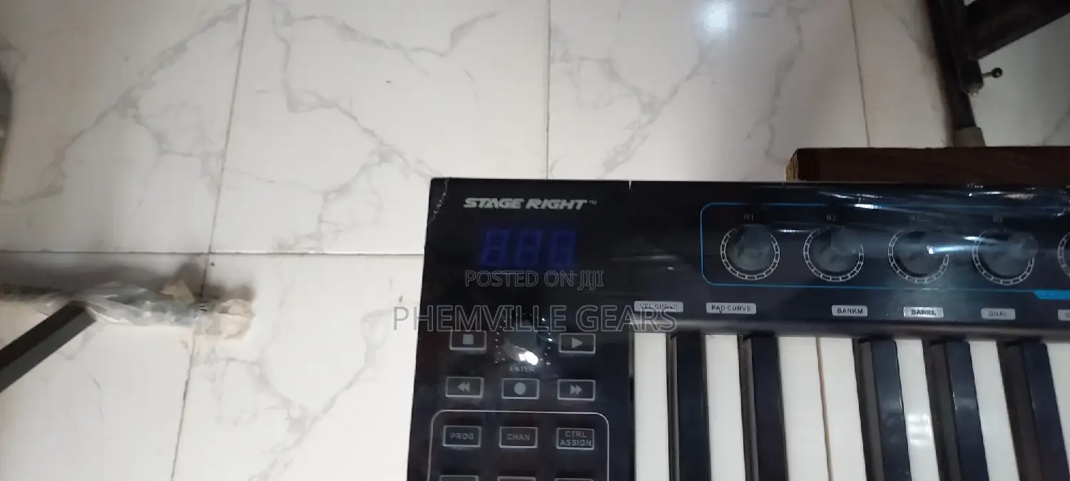 Quality Uk Used Stage Right Midi Keyboard