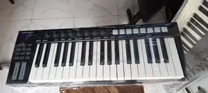 Quality Uk Used Stage Right Midi Keyboard