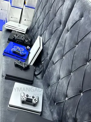 PS 4 Slim With 2 Pads