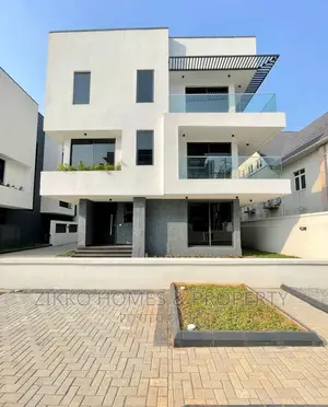 5bdrm Duplex in Lekki for sale