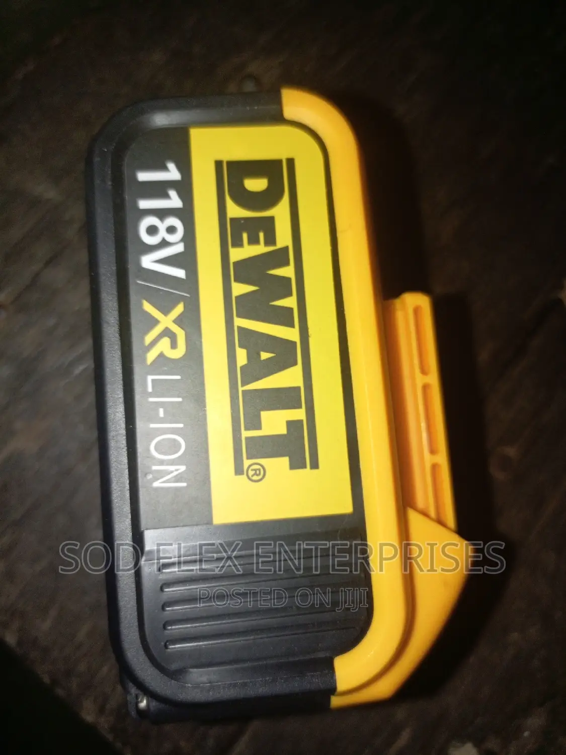 118 Volts Dewalt Battery