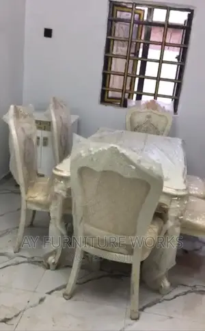 Royal And Dinning