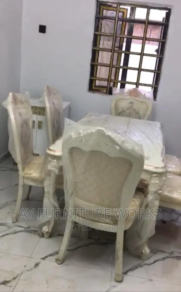 Royal And Dinning