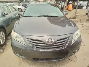 Toyota Camry LE 4dr Sedan (2.4L 4cyl 5A) 2009 Gray