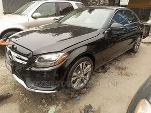 Mercedes-Benz C300 2017 Black