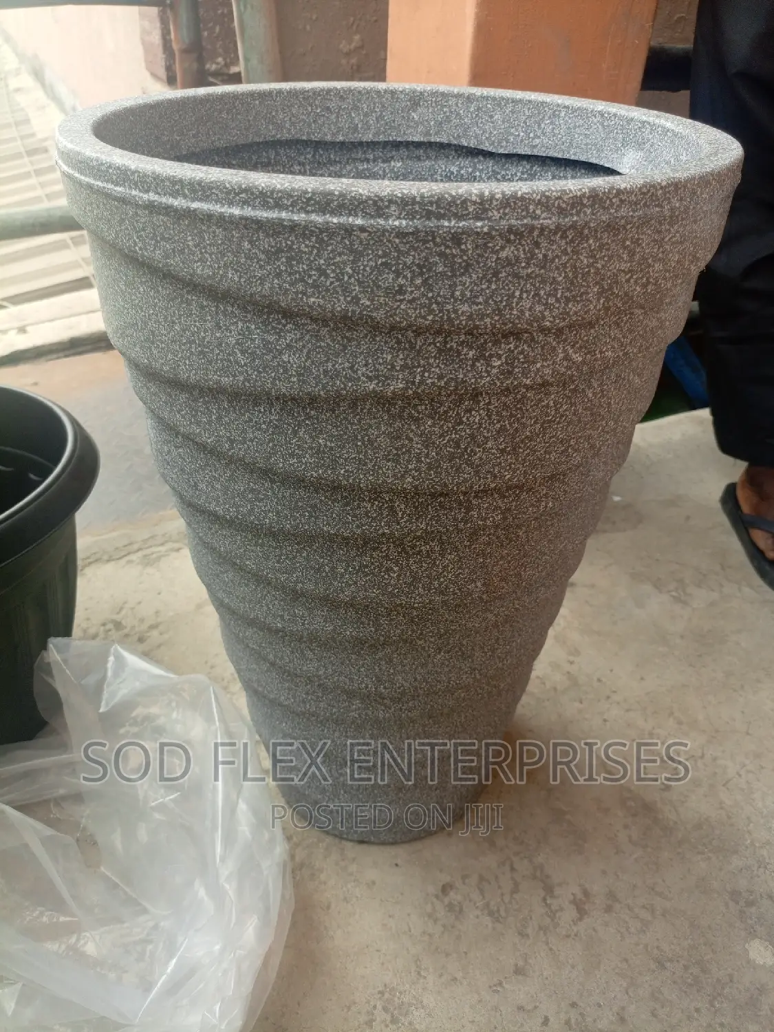 Beaubeautiful Long Plastic Fiber Pot
