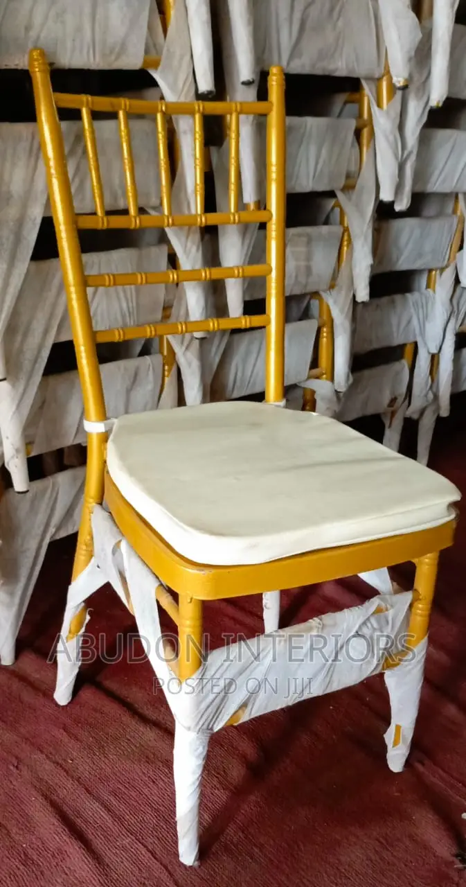Event Chair Gold