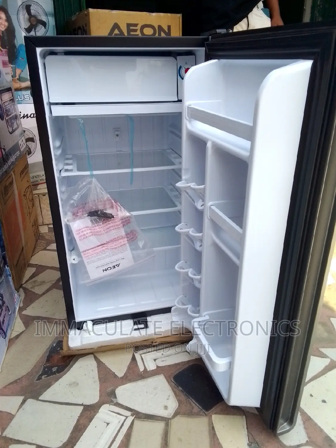 Aeon Table Top Fridge