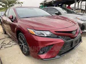 Toyota Camry SE FWD (2.5L 4cyl 8AM) 2018 Red