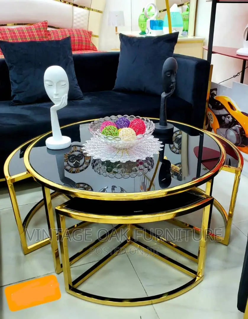Round Tempered Glass Centre Table With 4 Extra Sides Stools