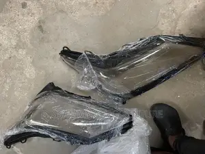 LX 570 2017/2020 Headlamp / Headlight Cover