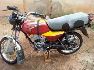 Bajaj Boxer 100 2022 Red