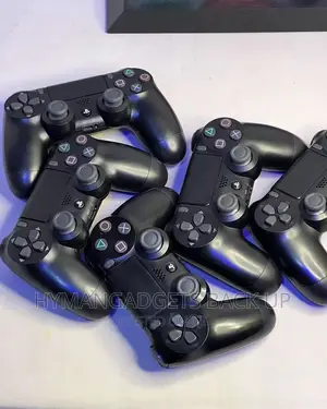 PS 4 Controllers Follow Come
