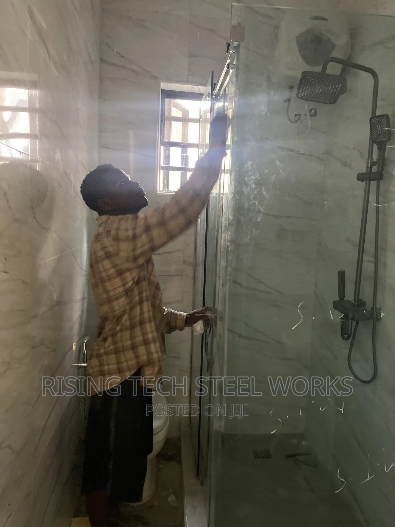 Cubicle Shower 01