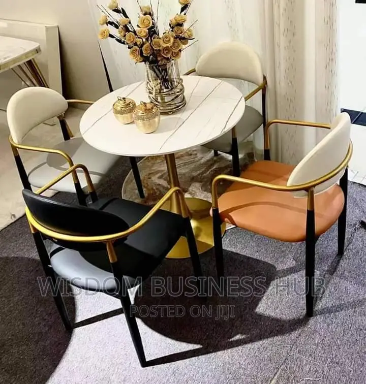 3 Seaters Dinning Set