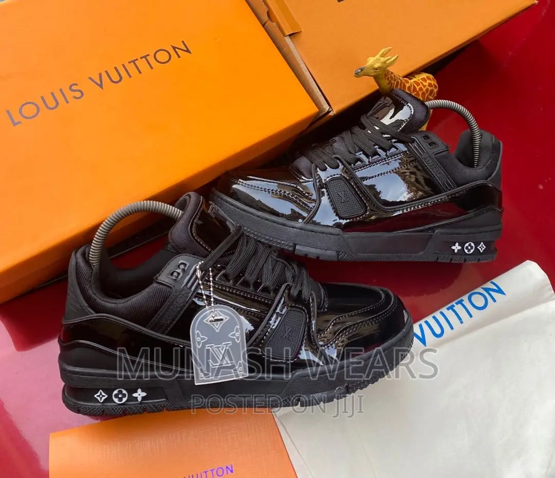 Luxury Louis Vuitton Monogram Sneakers