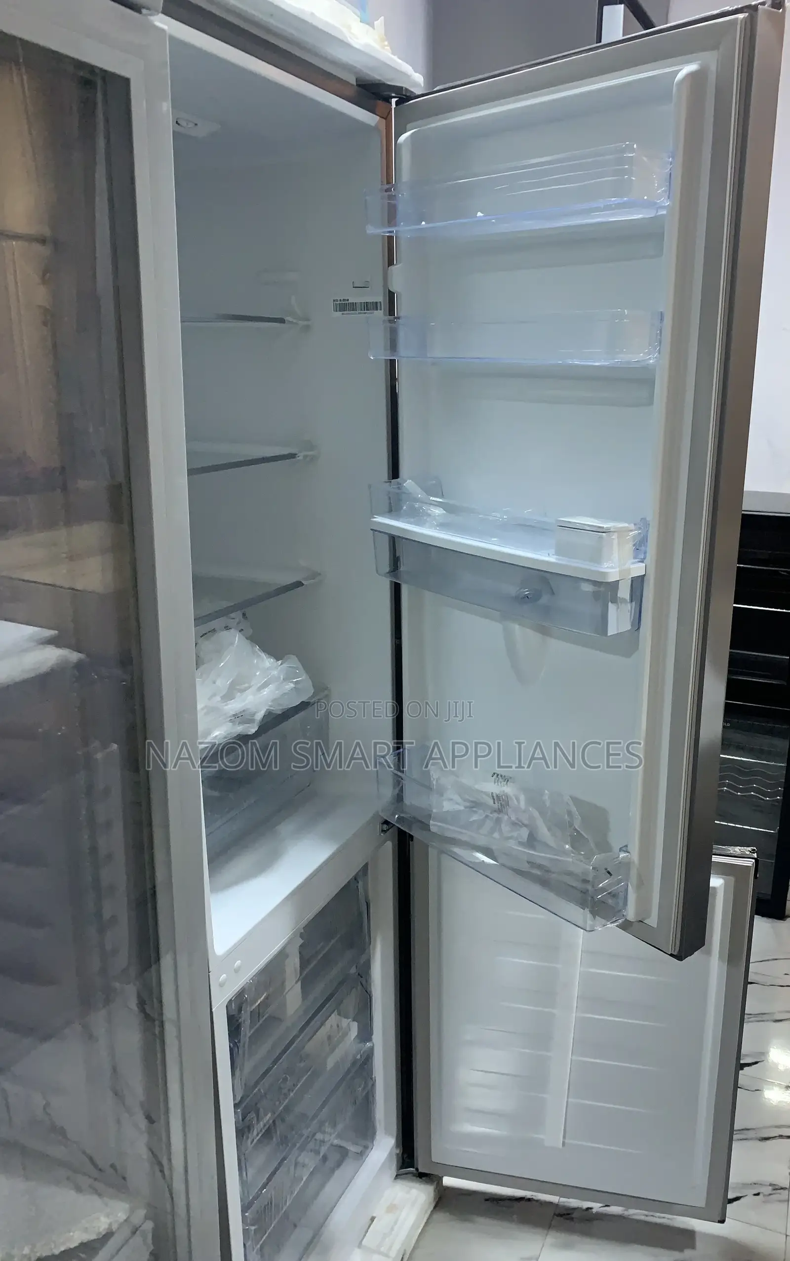 Hisense 2 Door Fridge and Freezer With Water Dispenser