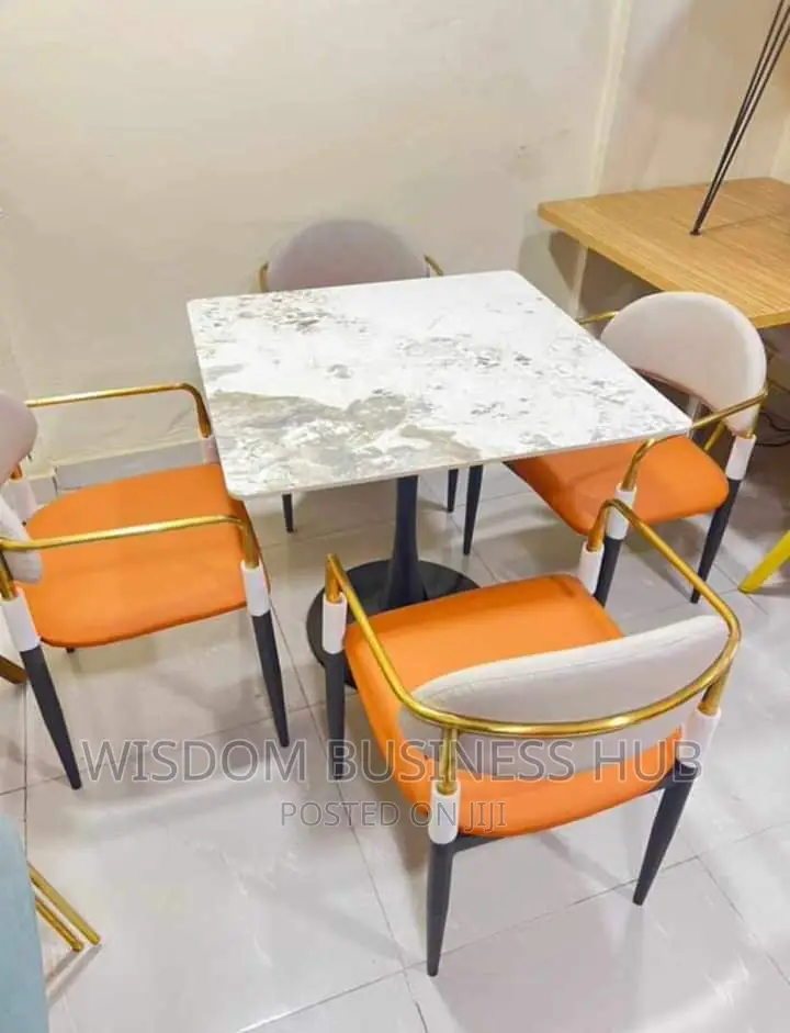 3 Seaters Dinning Set