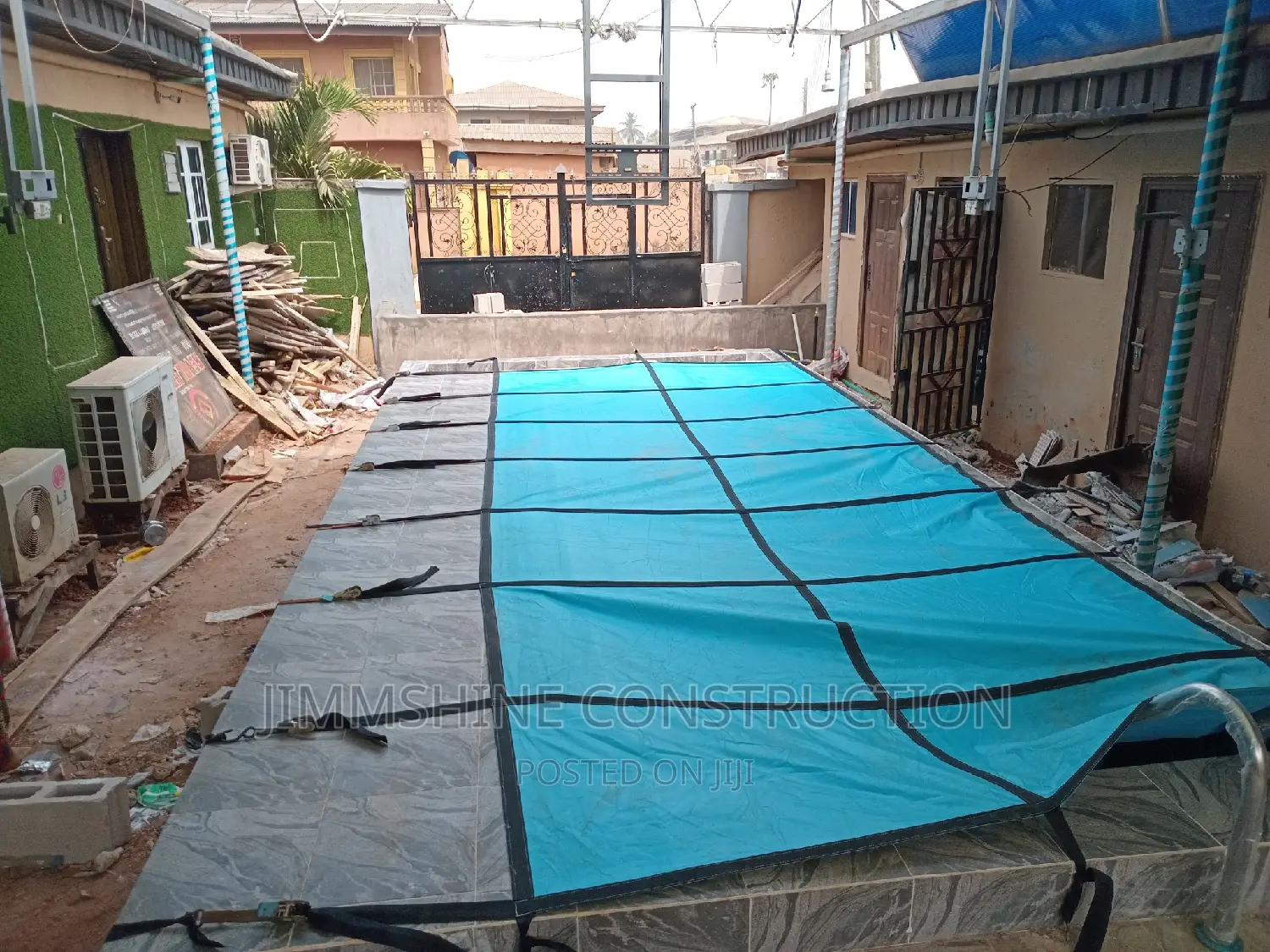 Swimming Pool With Bar