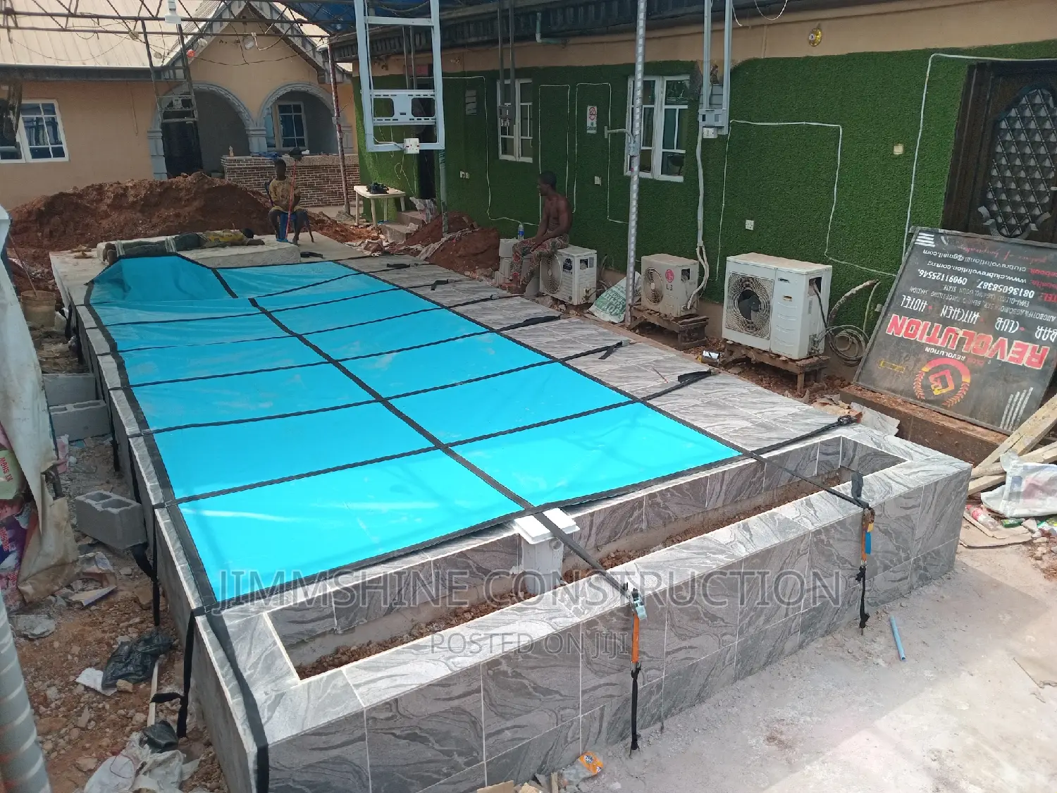 Swimming Pool With Bar