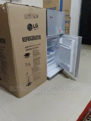 LG Gc-141 Is a Double-Door Refrigerator